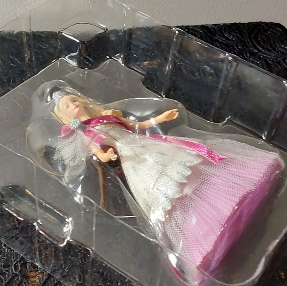 BARBIE HALLMARK BOB MACKIE 2005 SPECIAL EDITION ORNAMENT - Picture 4 of 4